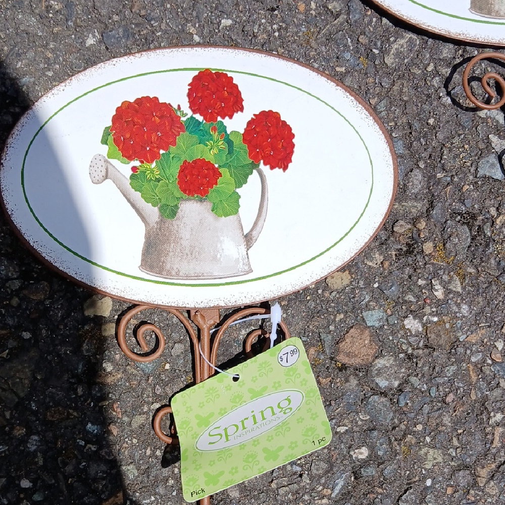 Decorative Watering Can Garden Sign with Red Flowers